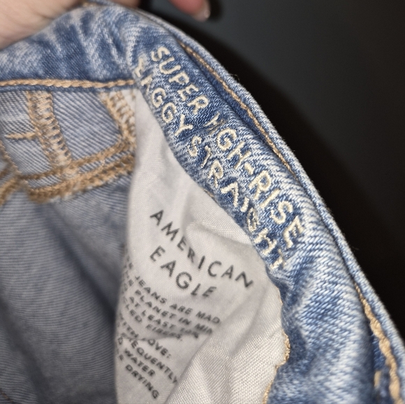 American Eagle Super High-rise Baggy Straight Jeans - Picture 4 of 4